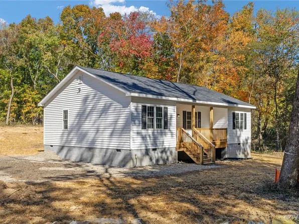 1329 River Rd, Farmville, VA 23901