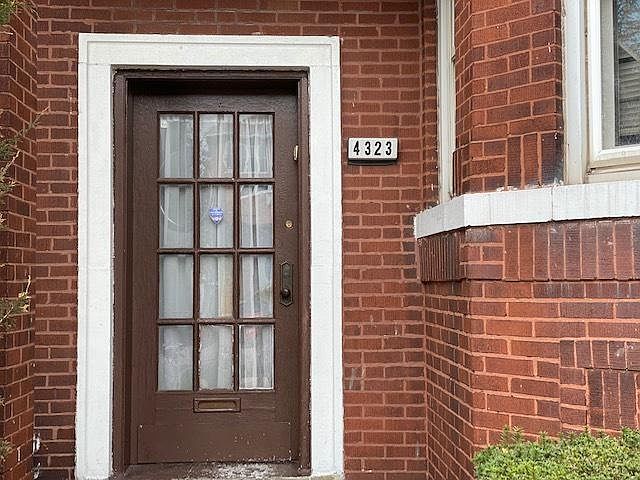 2nd image of 4323 S Sawyer Ave
