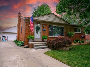 8224 Sanford Dr, Westland, MI 48185