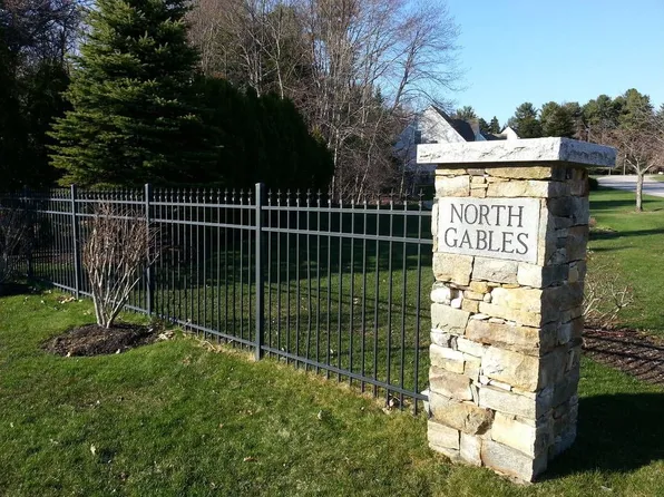 36 Gables Dr, Yarmouth, ME 04096
