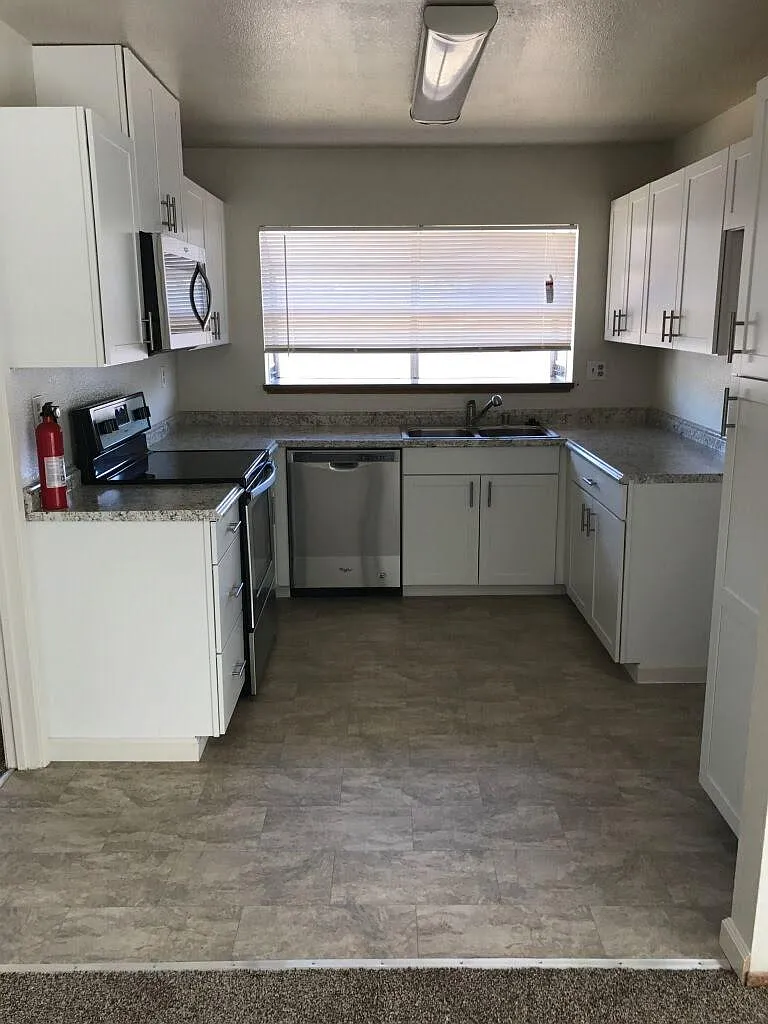 Building Photo - 821 Osprey Way
