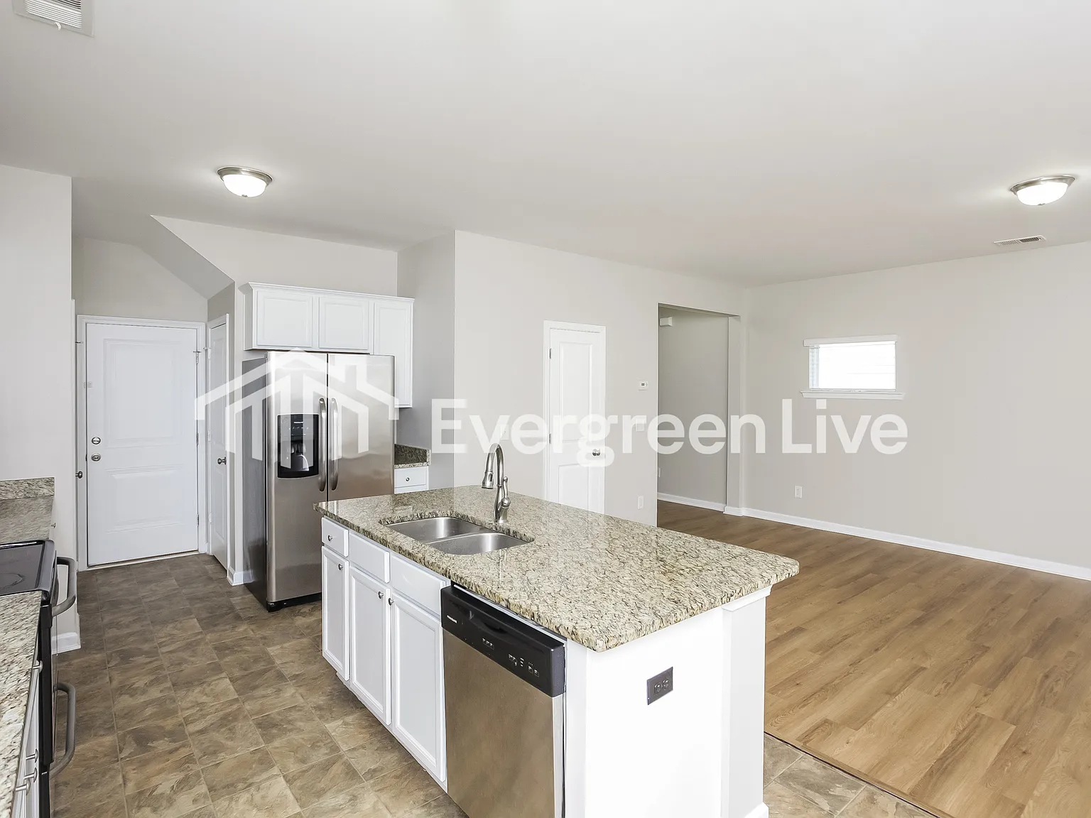 3 bed, 2.5 bath, 1861 sqft, $1,845 — Photo 4