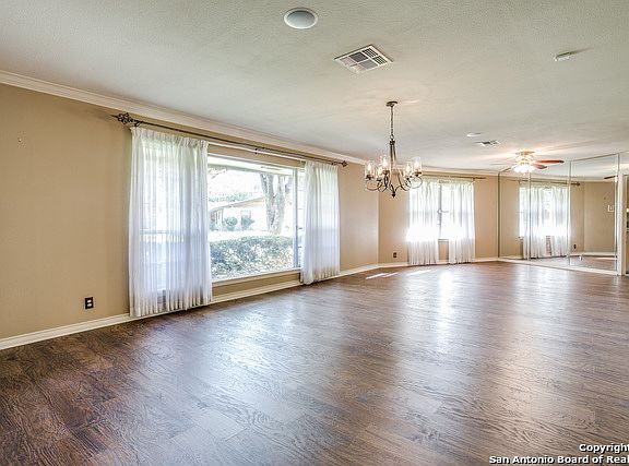 3rd image of 110 Briarcliff Dr