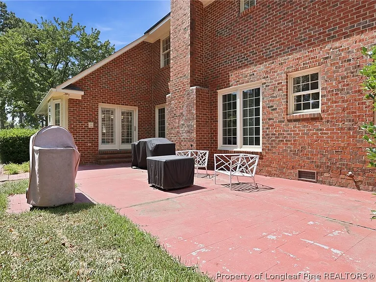 3525 Prestwick Dr — Photo 45