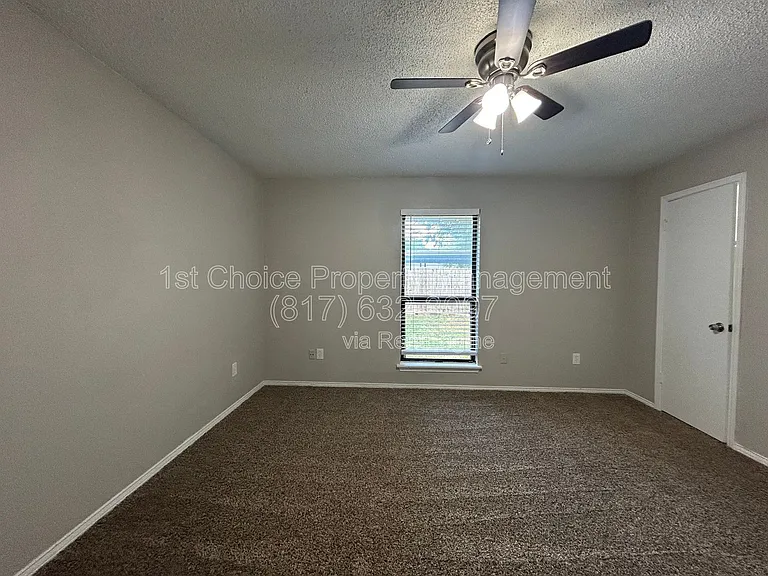 6320 Holiday Ln — Photo 10
