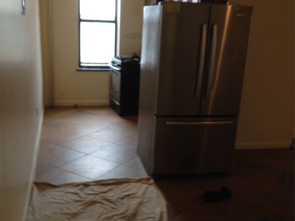 2nd image of 4270 156th St APT 1AR