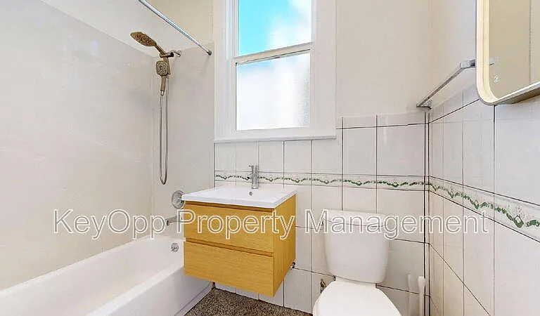 1608 Balboa St — Photo 17