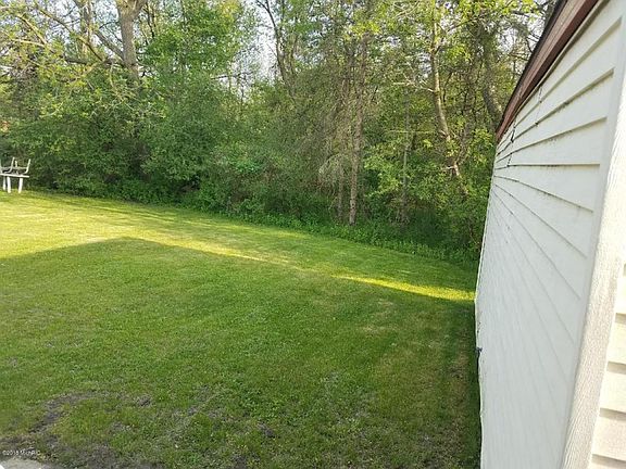 4th image of 1054 33rd St SE #1056