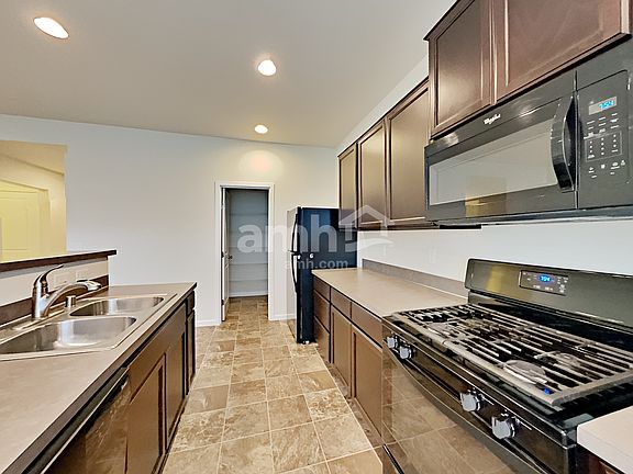 3rd image of 370 Lolo Trail Ave