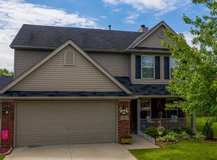 6923 Walnut Farm Dr, Louisville, KY 40229