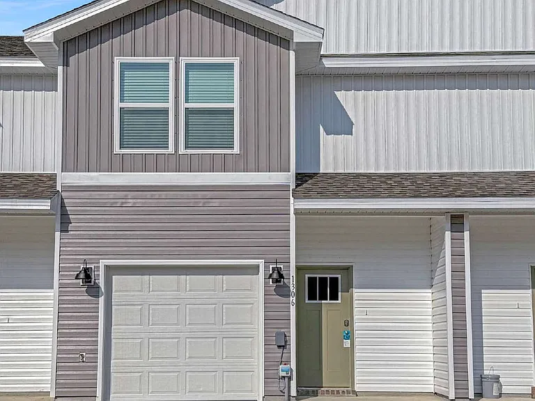 1306 Leeway Dr — Photo 1