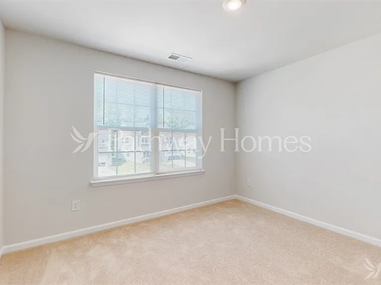 335 Kennerly Center Dr — Photo 13