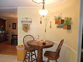 5th image of 1102 Pioneer Cir