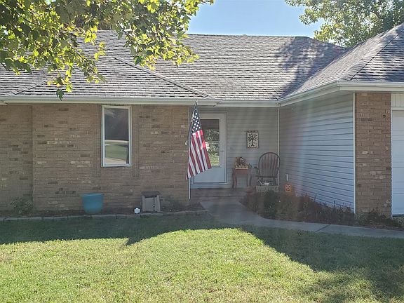 2nd image of 114 Southview Dr