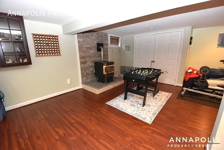 957 Highpoint Dr — Photo 9