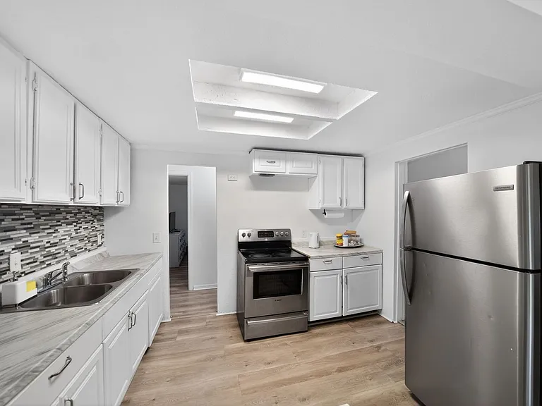 2314 W South St — Photo 10