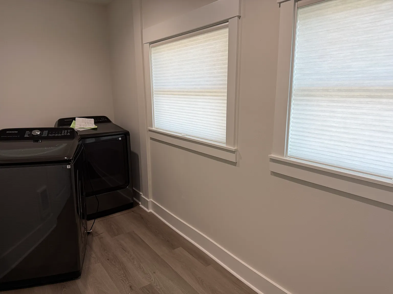2 bed, 1017 sqft, $3,300 — Photo 2