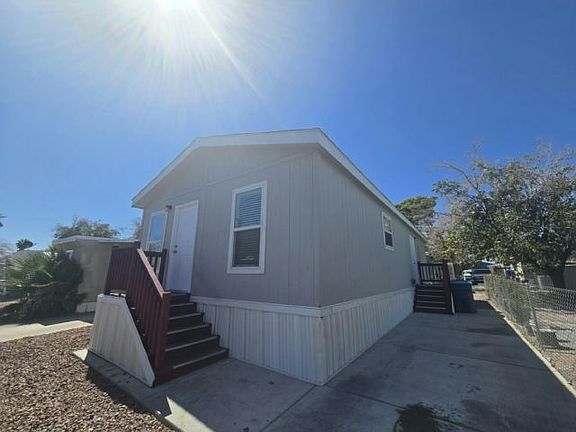 4th image of 2038 Palm St Space 321
