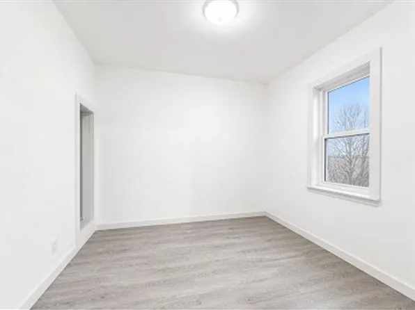 159 Cecil St, Winnipeg, MB R3E 2Z1