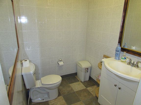 5th image of 1362 Becky St
