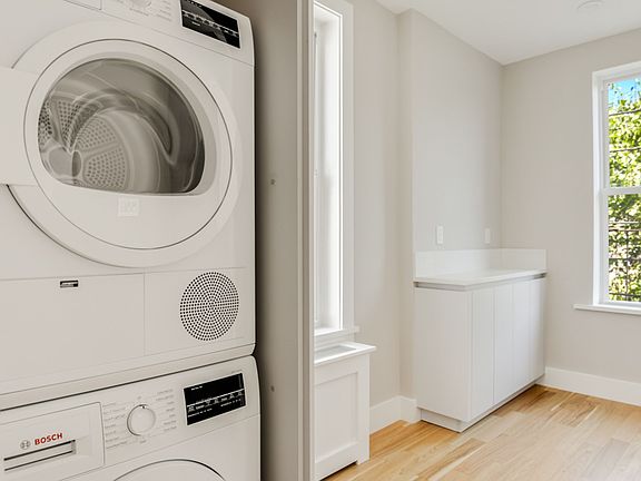 5th image of 409 14th St #4094L