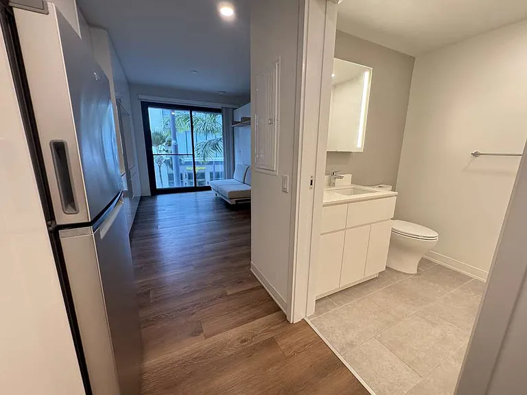 987 Queen St #215 — Photo 10