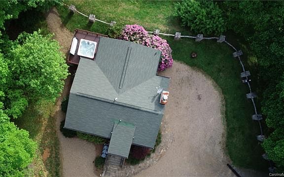4th image of 281 Greenwood Ln