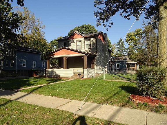 3rd image of 665 Dennis St