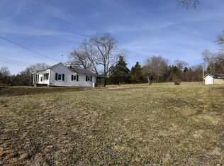 1360 Rice Station Rd, Irvine, KY 40336