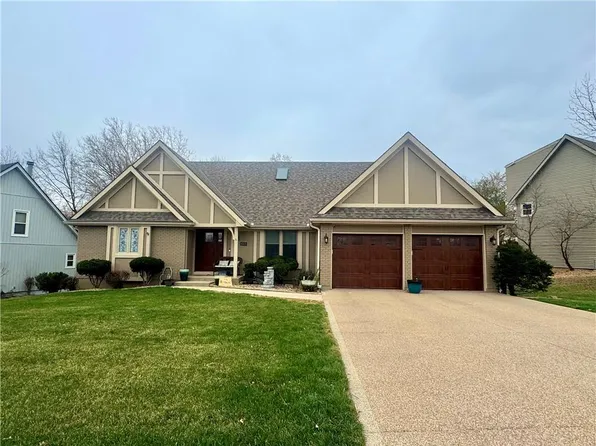 8313 N Highland Ave, Kansas City, MO 64118