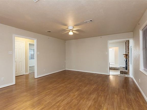 4th image of 142 West Shr