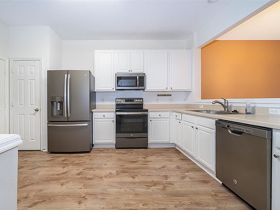 5th image of 6210 Twain St Unit 102