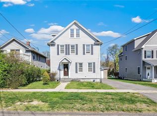 484 Huntington Rd, Stratford, CT 06614