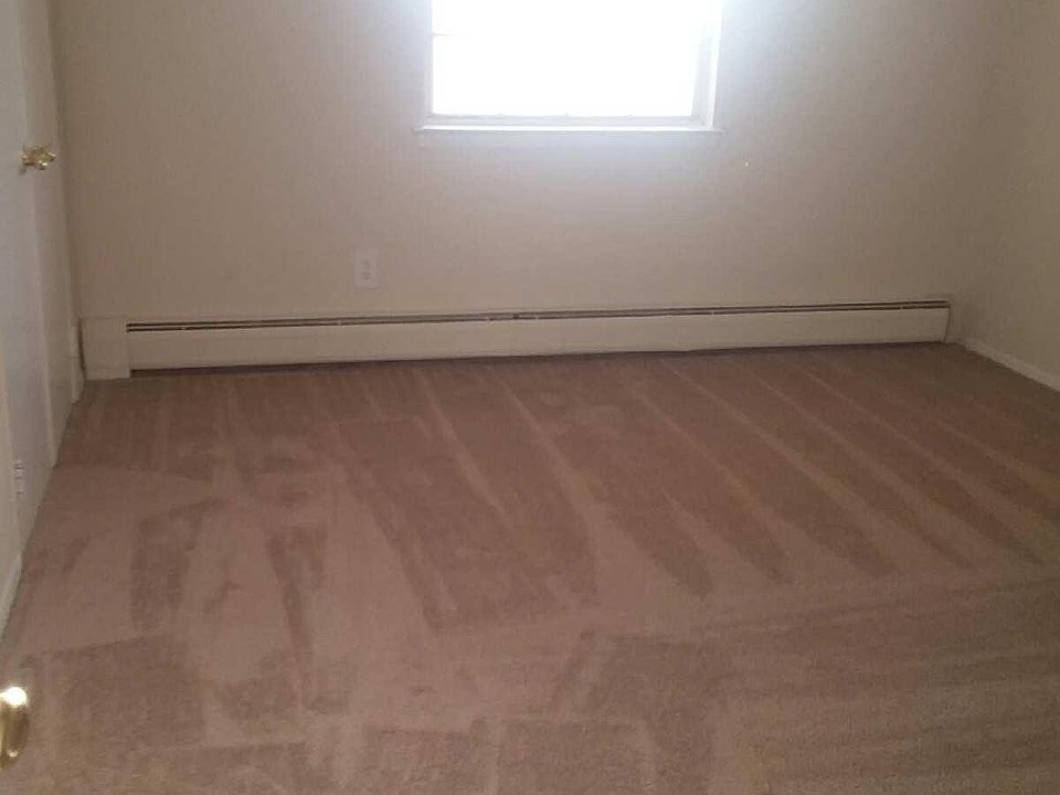 1st image of 47 Wellington Dr APT 1