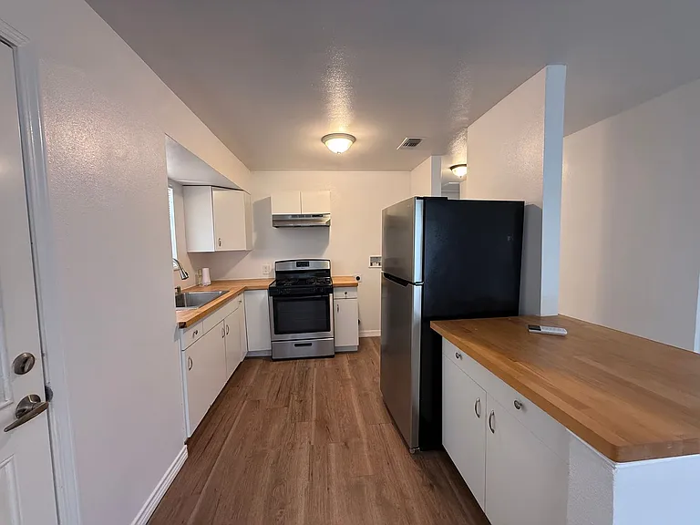 4835 Hemphill Dr — Photo 5
