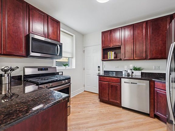 5th image of 4842 N Ashland Ave APT 1W