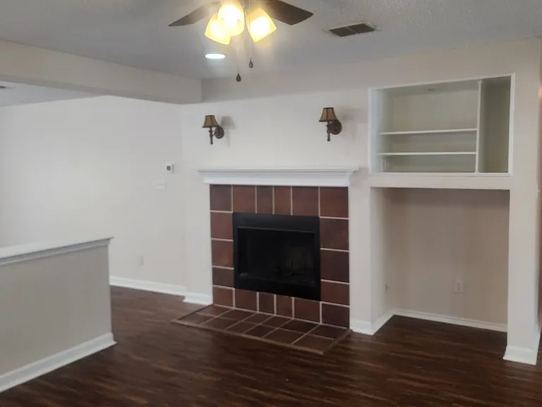 1625 Princess Ln — Photo 14