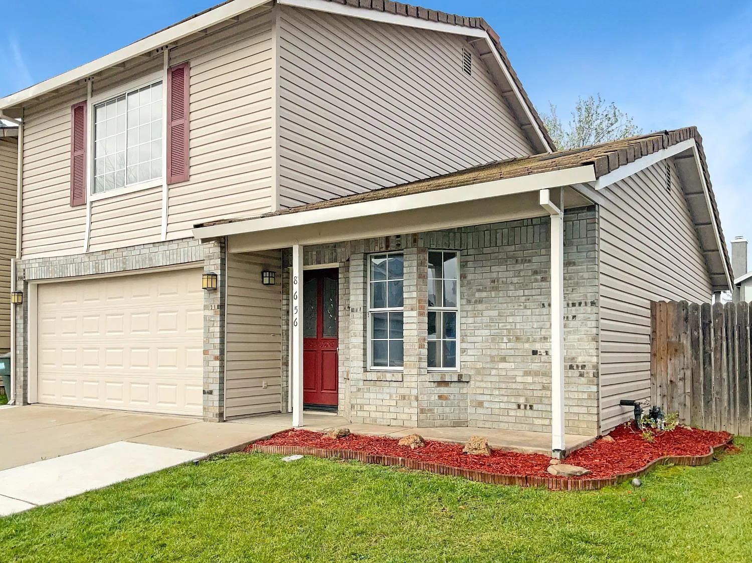 8656 Longspur Way photo 1