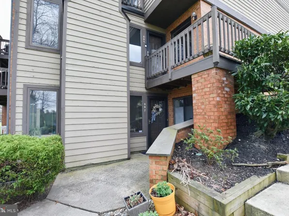 807 Augusta Cir, Mount Laurel, NJ 08054