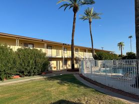 1123 E Sierra Vista Dr