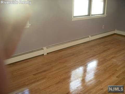 4th image of 477 Lincoln Ave