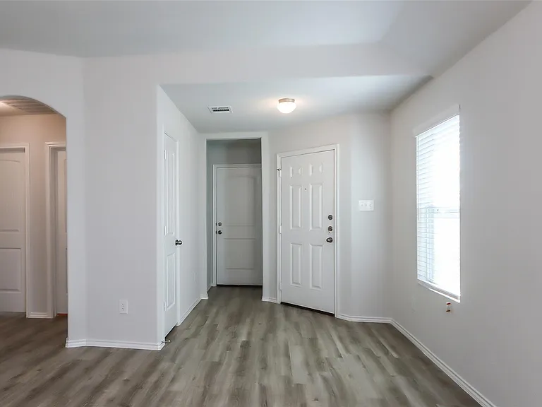 17327 Cuthbert St — Photo 7