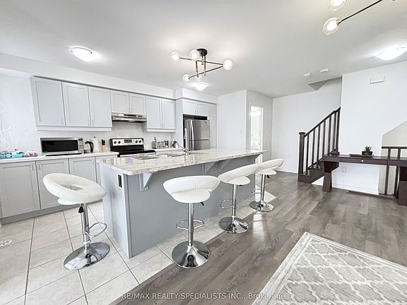 2nd image of 1578 Leblanc Ct