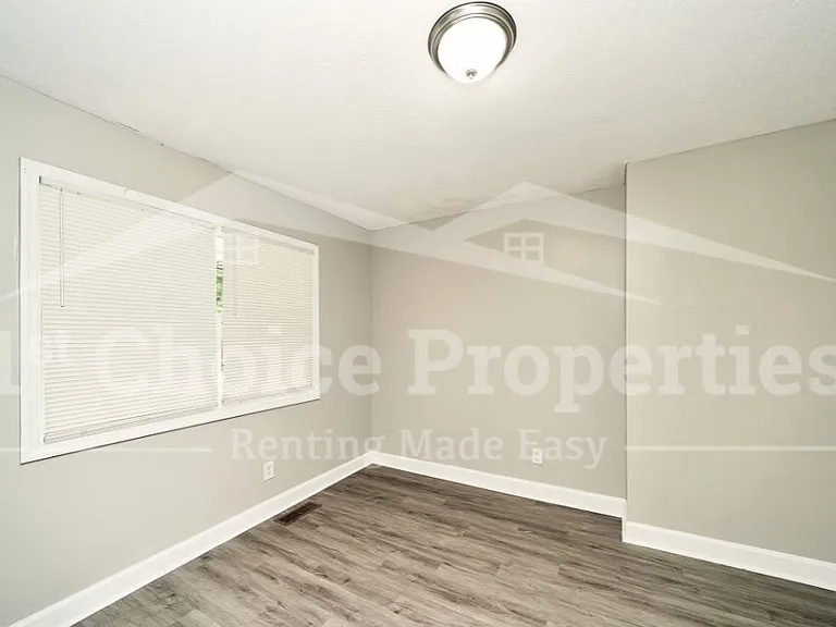1578 Cunningham Dr — Photo 9