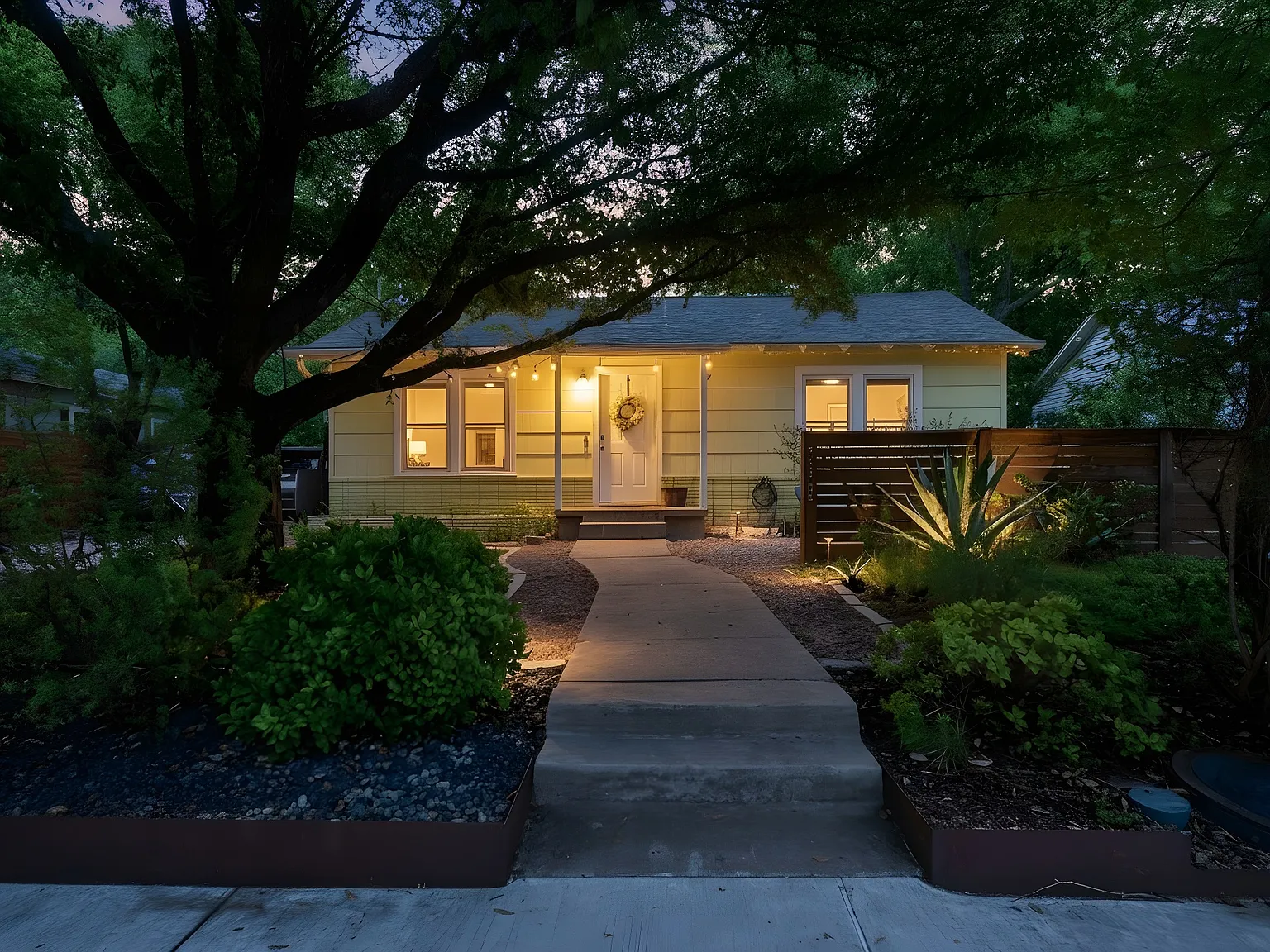 1806 Justin Ln — Photo 3