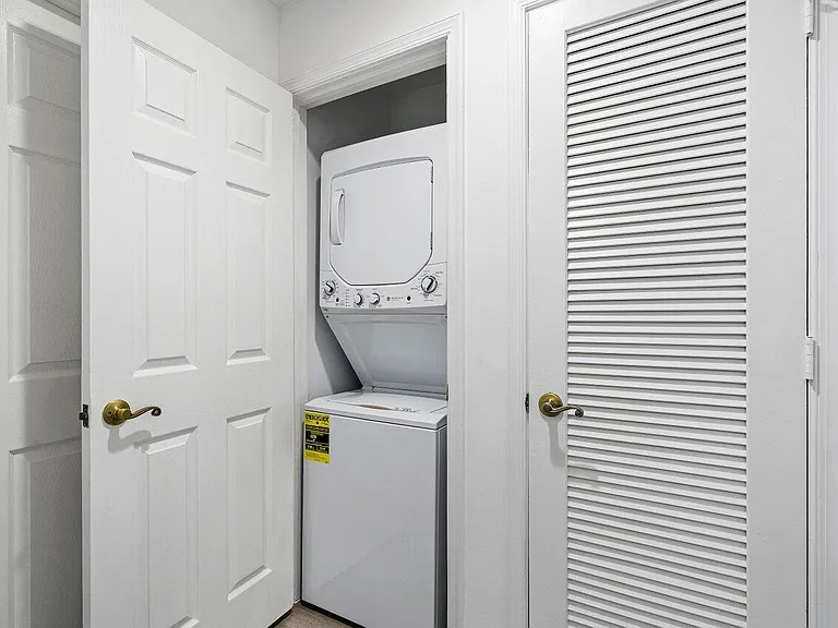 1209 Main St #302 — Photo 15