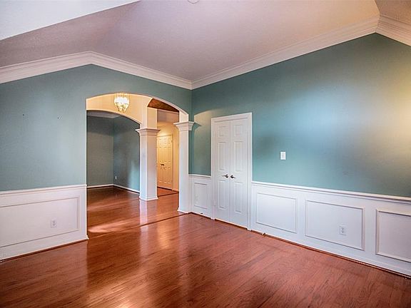 5th image of 2227 Bay Haven Way