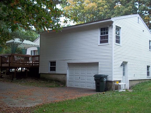 Oversized 1 Car Garage