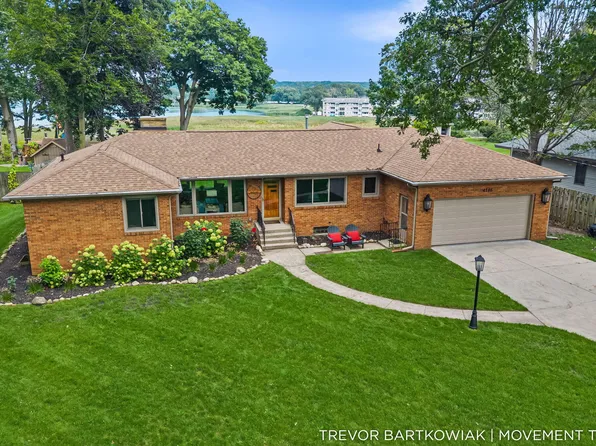 4166 Highgate Rd, Norton Shores, MI 49441