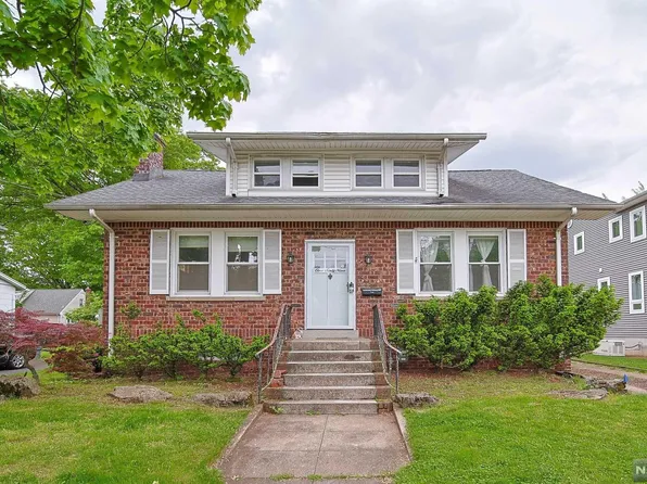 169 6th St, Cresskill, NJ 07626